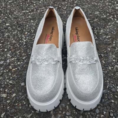 Taking Shape Womens  Size 41 Loafers / Platforms Silver / White 