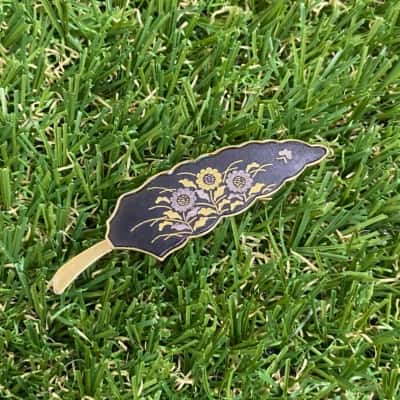  Womens Black and Gold Tone Sunflowers Brooch