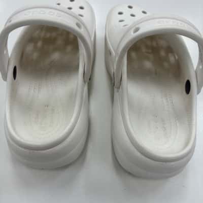 Crocs Womens  Size 6