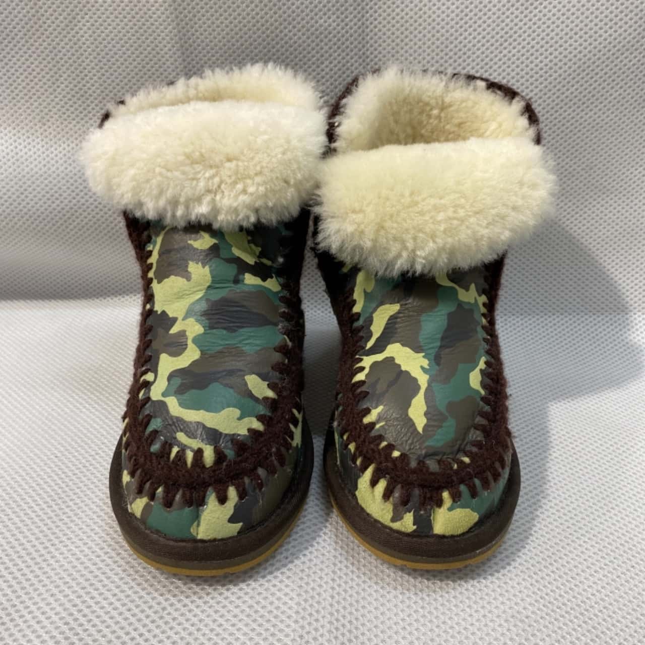 UGG Unisex Size 38 Animal print men’s 5 for more details on sizing pls see pic(s)