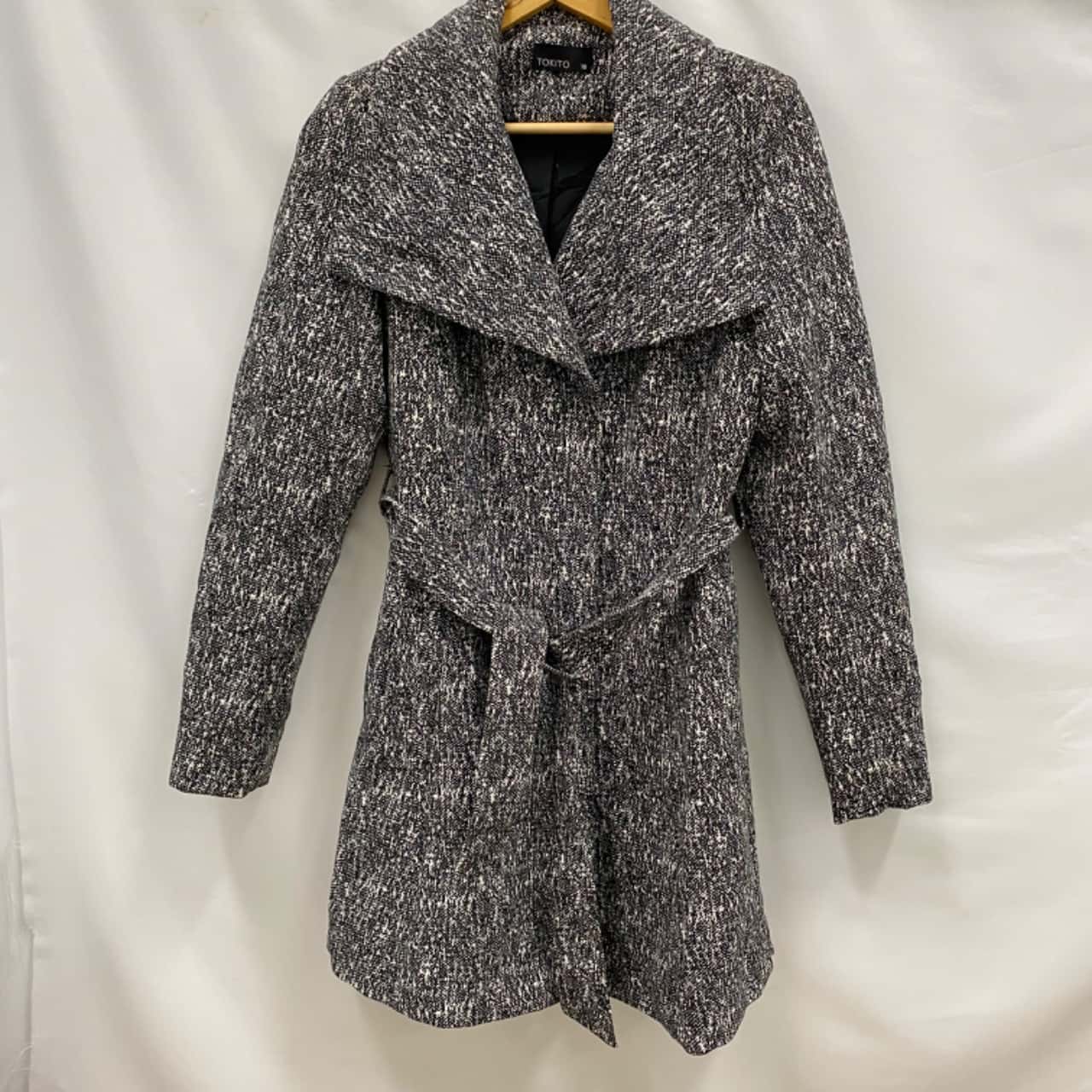 Tokito Women's Long Jacket Size 10 Black / White