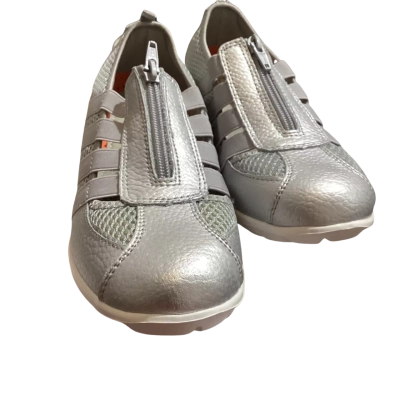 Khoko Womens  Size 7 Silver 