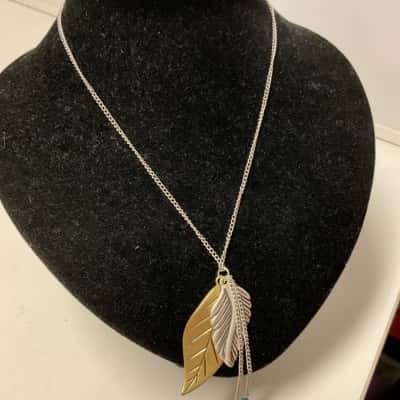 Avon Fashion Womens falling leaf Necklace Gold / Silver / Turquoise tones