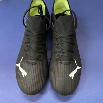 Puma Boys Size 6.5 Shoes Black  / Green Footy Boots