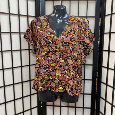 Brand New- SASS Short Sleeve floral top 