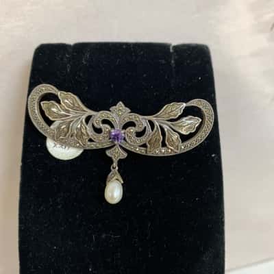 BNWT Marcasite, Amethyst and Pearl Brooch 