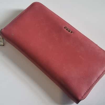 DKNY Womens Clutch