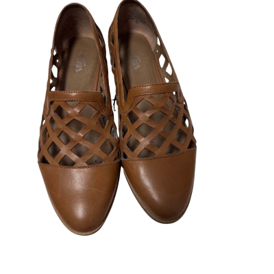 Wittner   Size 38 Flats Brown 