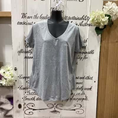 Kathmandu Brand! ACTIVE WEAR DRI MOTION SHORT SLEEVED SHIRT! Womens  Size 16 Grey 