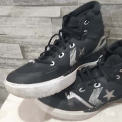 Converse Unisex US 9 Black Sneakers  