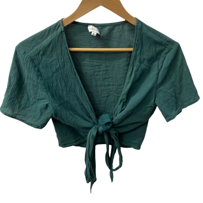 Luck & Trouble Womens  Size 6 Cropped Top Green 