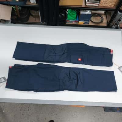 Duo Hard Yakka Legends Cotton Cargo Work Pants Navy Size 36 92R BNWT