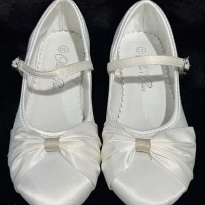  Girls Size 1 Shoes White shoes 