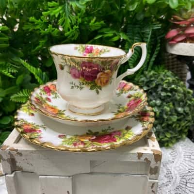 Vintage Royal Albert Old Country Rose Bone China 