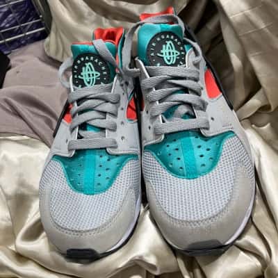 Nike Air Huarache  Womens  Size 6 Sneakers Green / Grey 