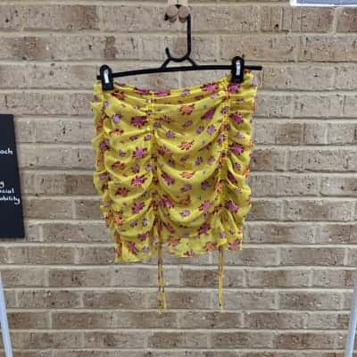 White Fox Womens yellow blossom mini skirt Size M 