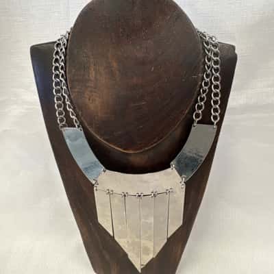 Lovisa Women's Silver Tone Metallic Bib Necklace featuring a Textured Curve Collar Geometric Dangling Fringe Tassels