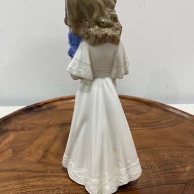 NAO Vintage Girl with Doll 