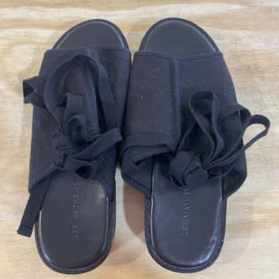 Lee Mathews Womens Sandle Size 39 Black  