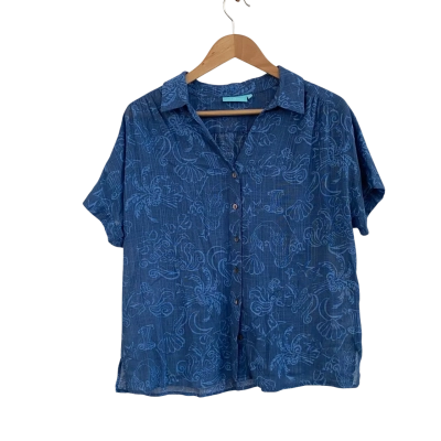 Blue Illusion Womens  Size M Button Up Top / Short Sleeve Top Blue / Navy Blue / Pattern 