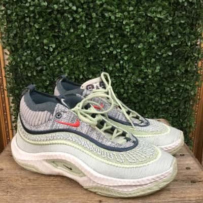 Unisex Nike Cosmic Unity basketball shoes, UK mens 8, Womens 9. EUR 42.5