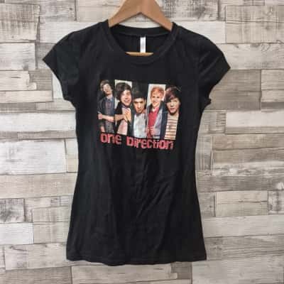  Womens one direction t shirt  Size M Black  