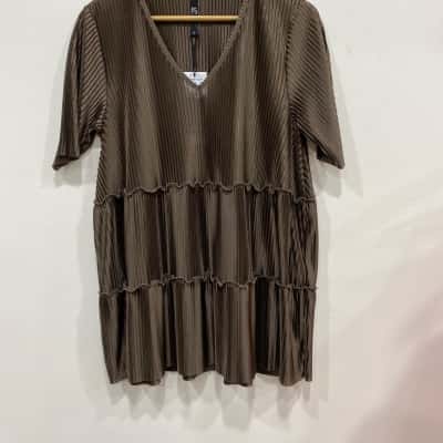 Taking Shape Womens  Size 12 Short Sleeve Top Brown 