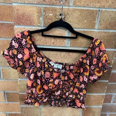 Tree of Life Womens  Size L Floral Mid Drift top  
