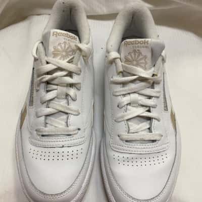 Reebok Mens  Size 10 Sneakers Beige / White 