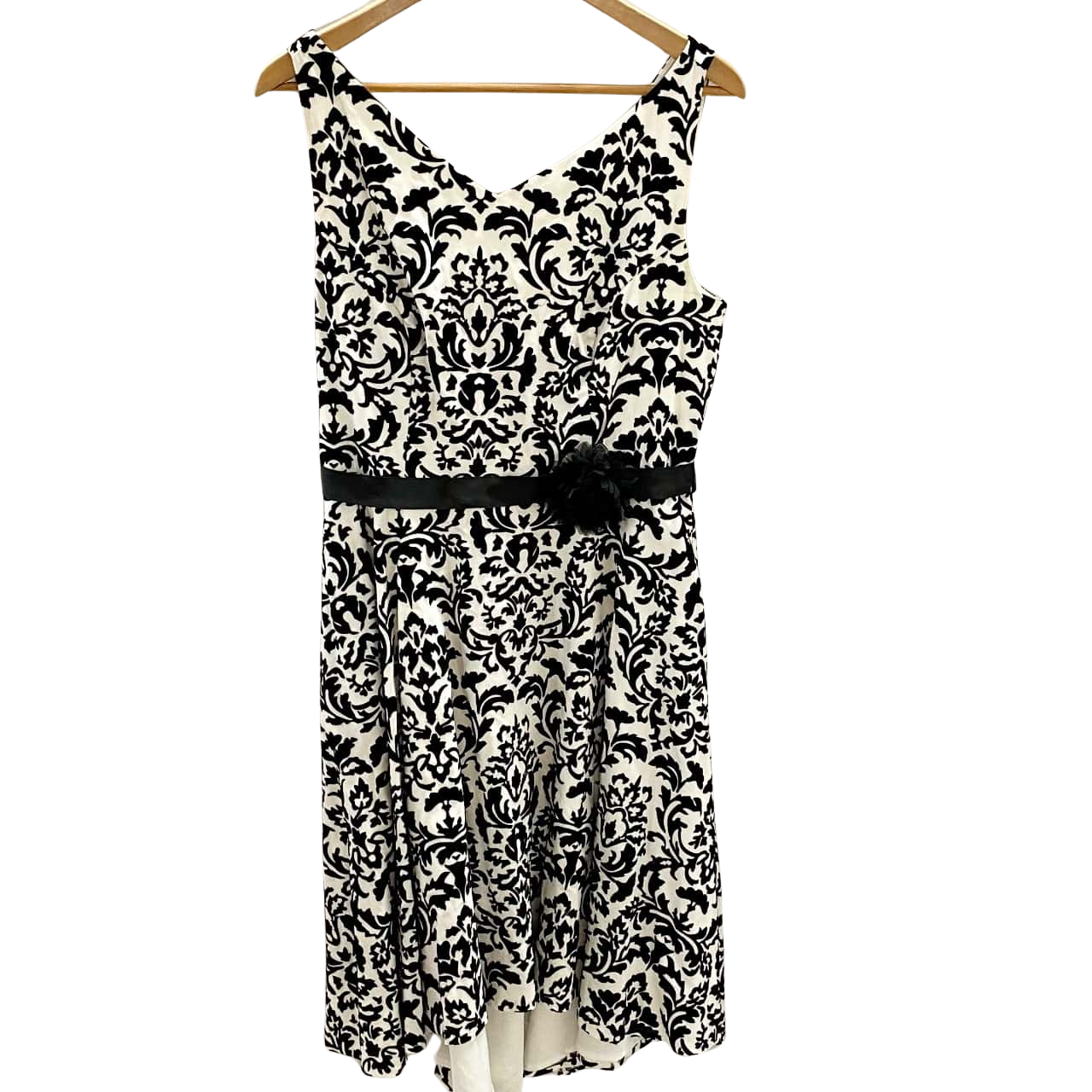 Review Womens Dress Size 14 Black / White (s)