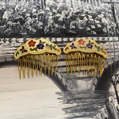  2x vintage metal hair clips- please read description 