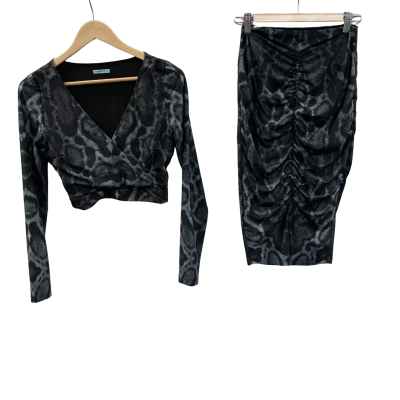 Kookai Womens Cropped Top And Skirt Set Size 2 Black / Grey