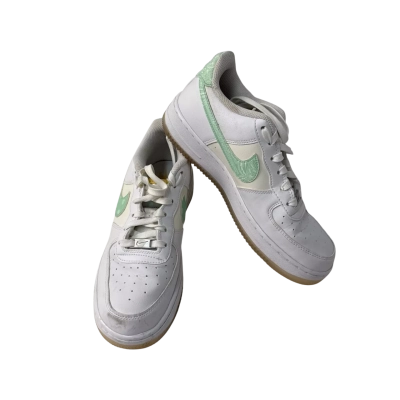 Nike Womens  Size 40 Trainers Green / White 