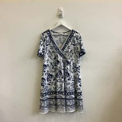 Brand New Tendency Womens Size XL Short Sleeve Midi Dress White & Blue Floral 