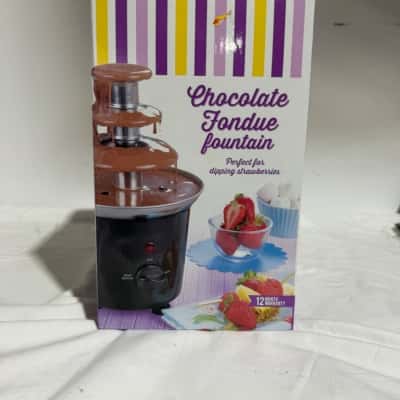 CHOCOLATE FONDUE FOUNTAIN 