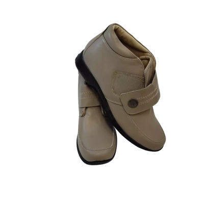 Newport News Womens  Size 40 / 9 Beige 