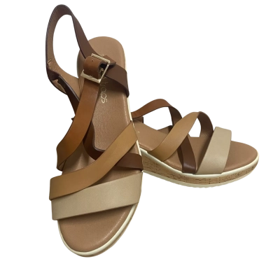 Bare Traps Size 39 Wedges 