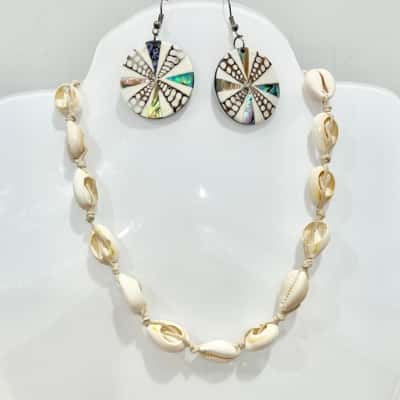 Boho Shell Necklace & Paua Shell/Mother of Pearl Earriings- just gorgeous 