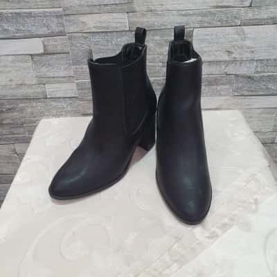 Tokito Womens  Size 7 Boots / Heels Black  