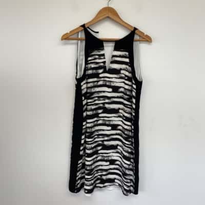 Wayne Cooper Black White Pattern SLeeveless Mini Dress Size 10 