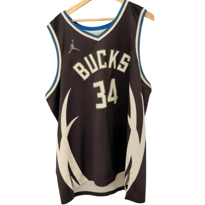 NBA Milwaukee Bucks Mens  Size XXXL Jersey 