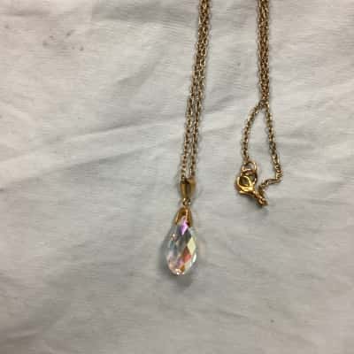 Womens crystal pendant and chain
