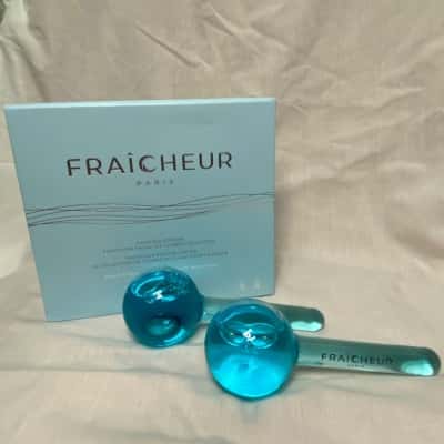 Fraicheur Paris Facial Ice Globes tool
