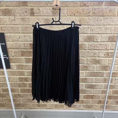 Country Road Womens black skirt  Size 4 