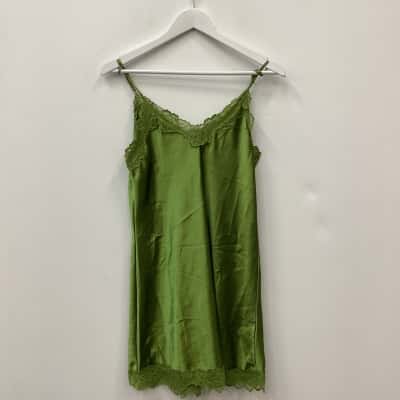  Womens  Size L    Lime Green -slip 