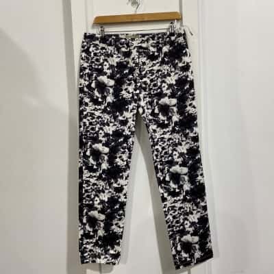 Forcast Womens  Size 14 Black  / White 