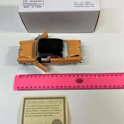 1954 Ford Customline Tudor 1/32 no 05400
