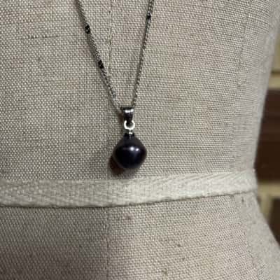 8KGP Silver & Dark Pearl Look Necklace Womens 