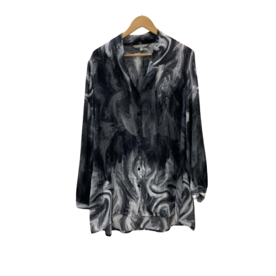 Yarra Trail Womens  Size 16 Button Up Top Grey / White 
