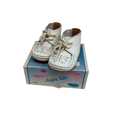  Kids  Size 17 White 